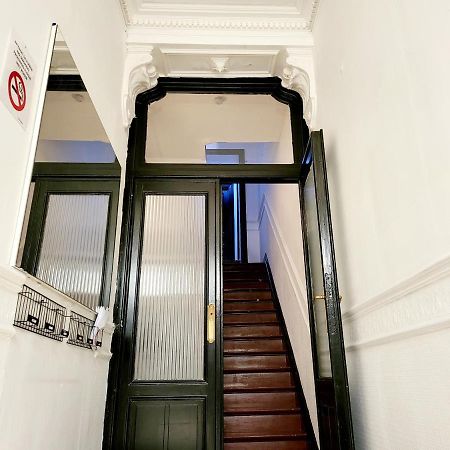 Chambre Privee Au 3E Etage Sans Ascenceur En Plein Centre De Charleroi Appartement Buitenkant foto